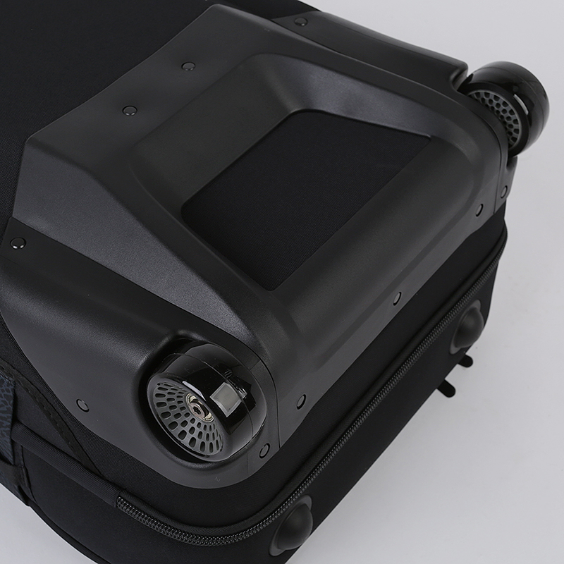  черный чемодан Jordan Fiftyone49 Medium Roller PBZ695-010 - цена, описание, фото 7